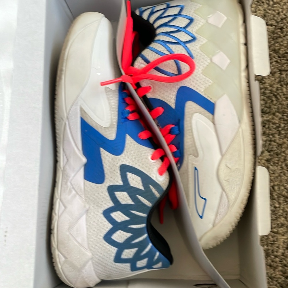 Boys Basketball Shoes Melo Ball